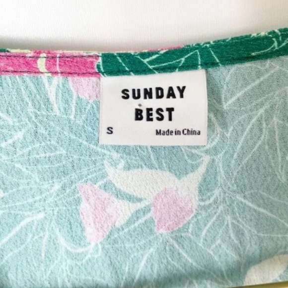 NWT Aritzia Sunday Best New Cropped Tie-Front Blouse Floral Green Size Small - Picture 7 of 9